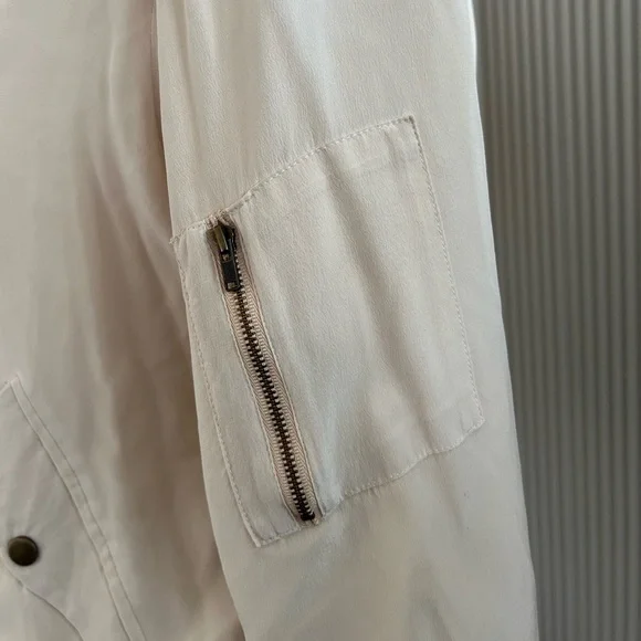 Johnny was cream bomber jacket embroidered with peacocks 100% silk size small - Picture 3 of 11